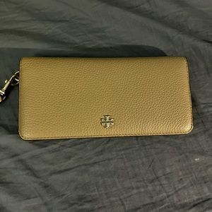 Tory Burch wallet